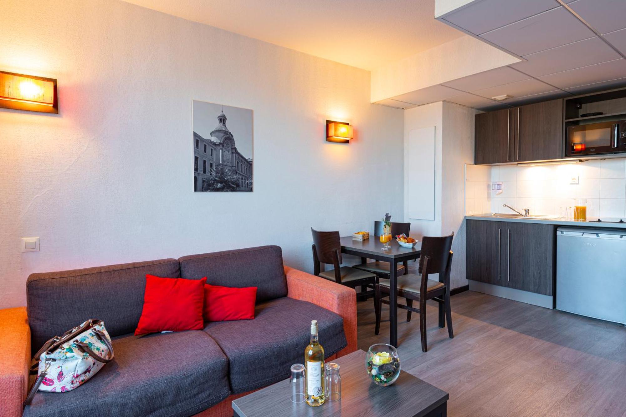 Comfort Aparthotel Nimes Centre Екстер'єр фото