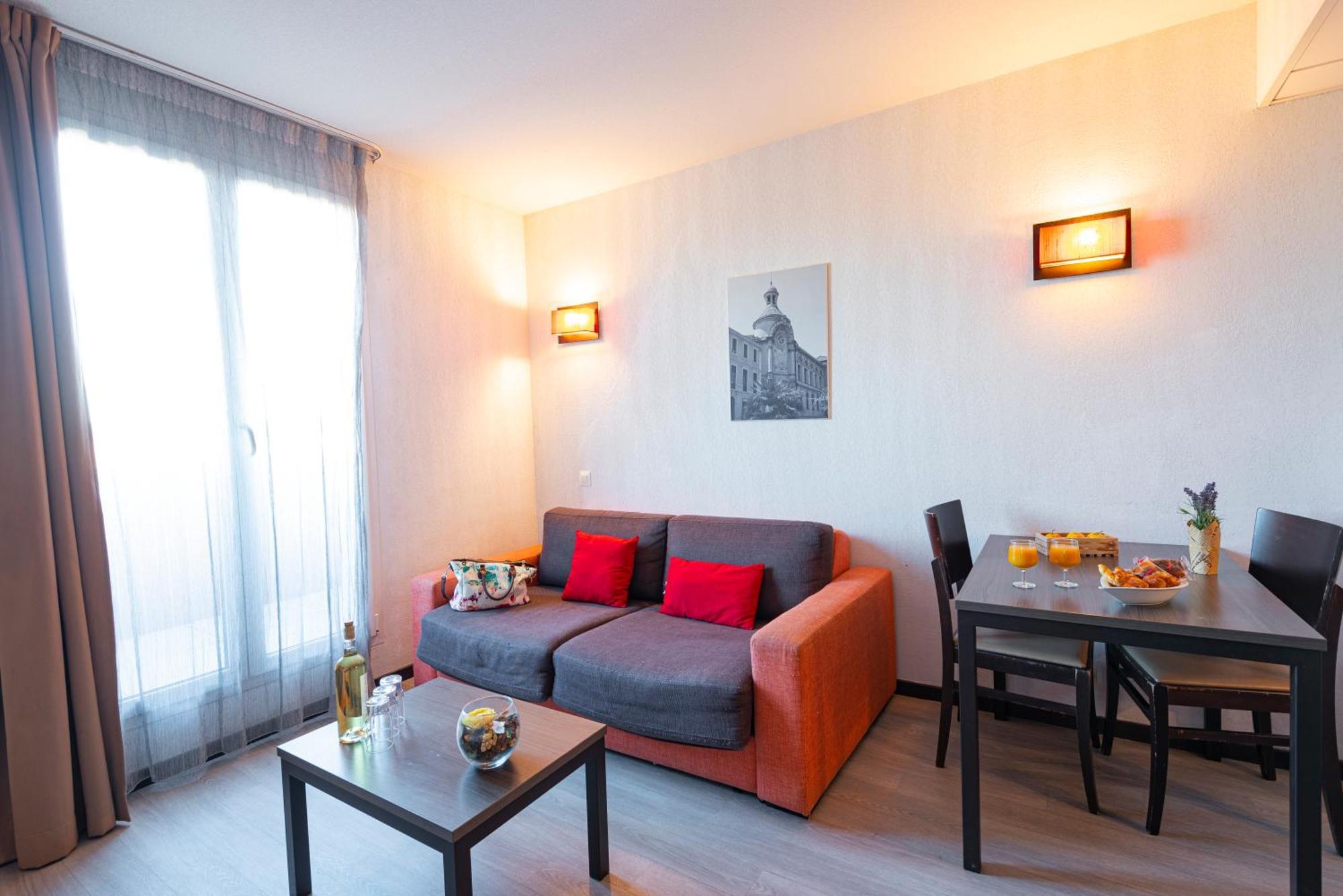 Comfort Aparthotel Nimes Centre Екстер'єр фото